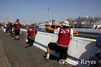 no 7 b crowded photographers